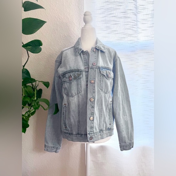 Forever 21 Jackets & Blazers - Forever 21 100% Cotton Light Wash Classic Denim Jean Jacket